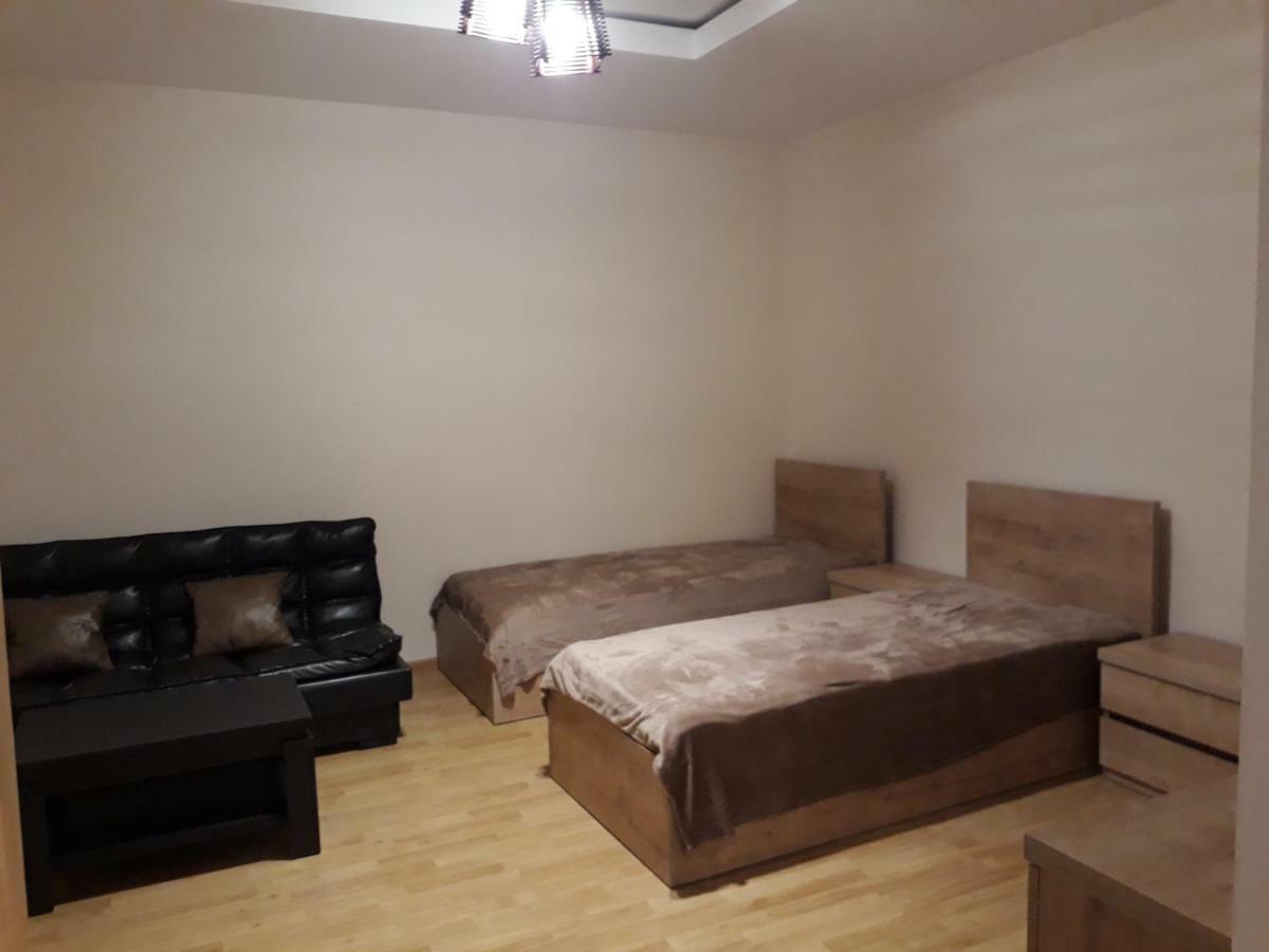 2 Bedroom Apartment In Chugureti Tbilisi Exterior photo