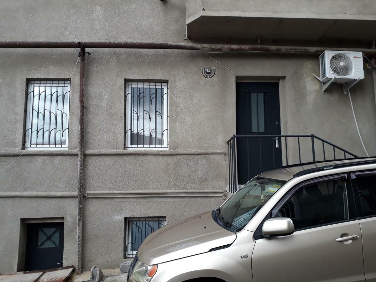 2 Bedroom Apartment In Chugureti Tbilisi Exterior photo